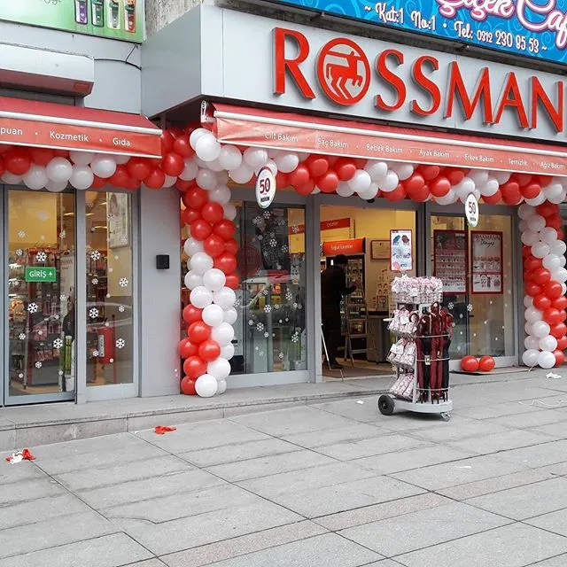 İzmir mağaza açılışı için balon dekorasyon