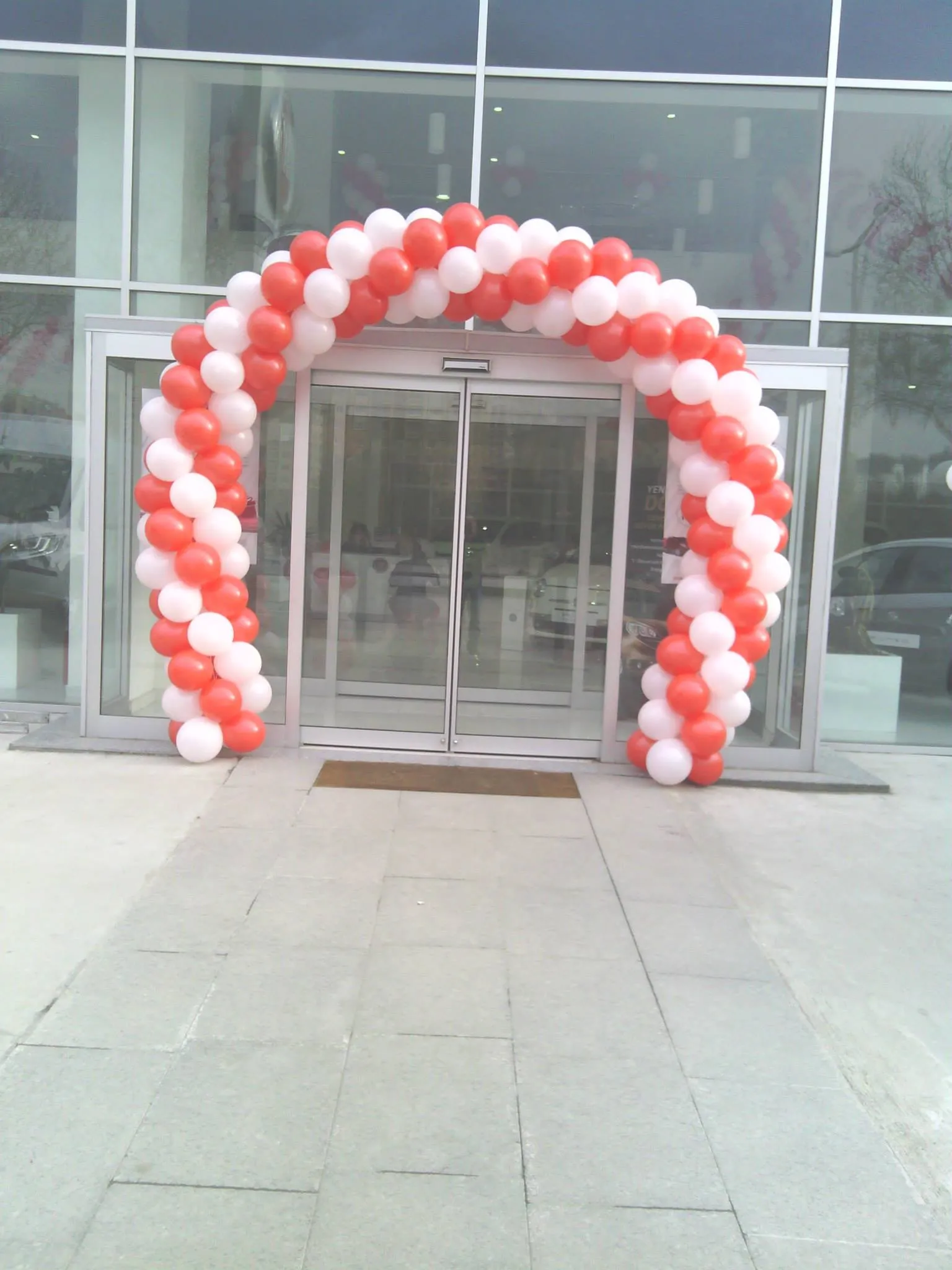 İzmir baby shower için pembe balon kemer