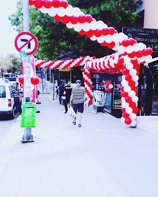 İzmir etkinlik için balon süslemesi