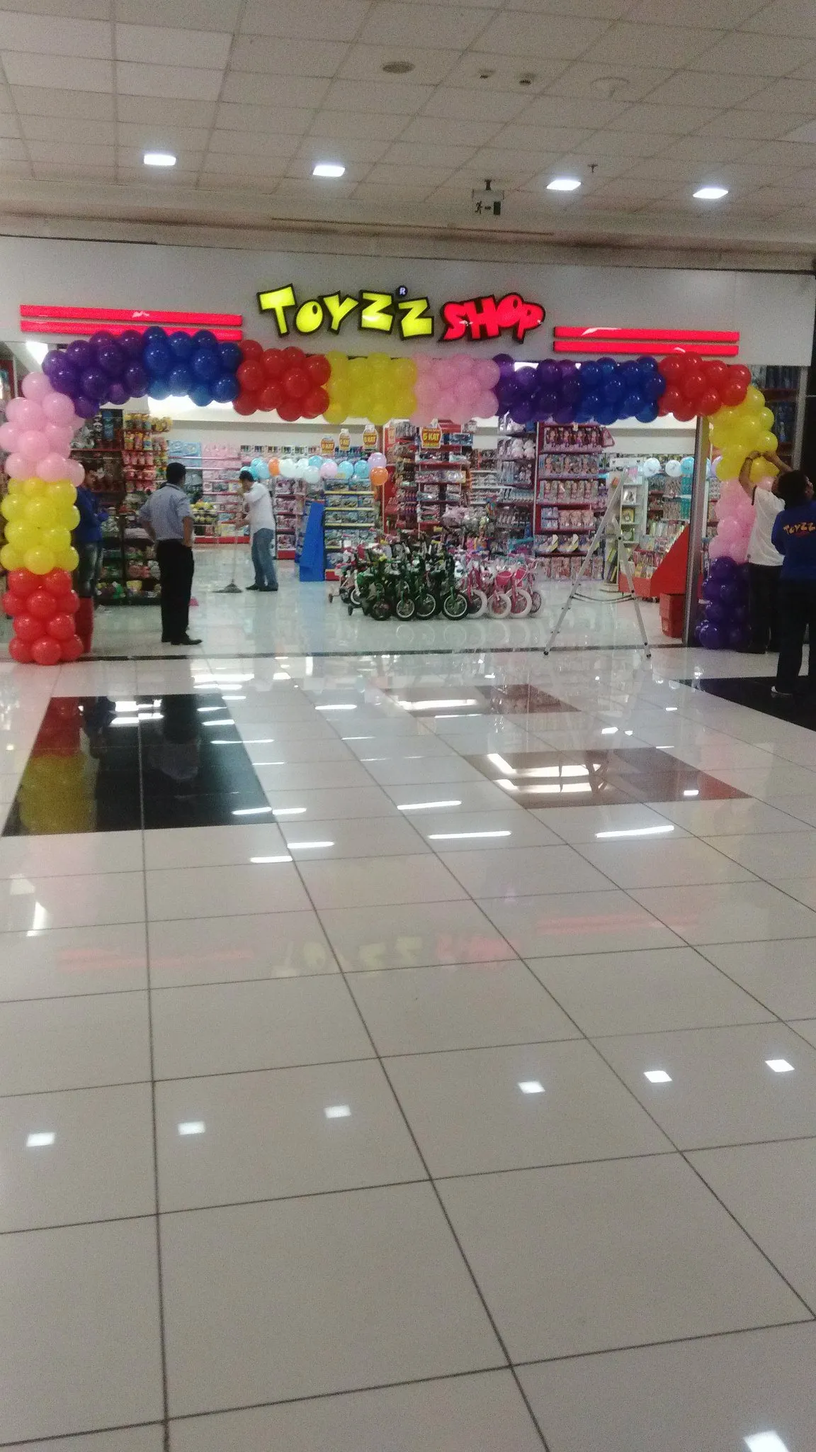 İzmir parti için pembe konfeti