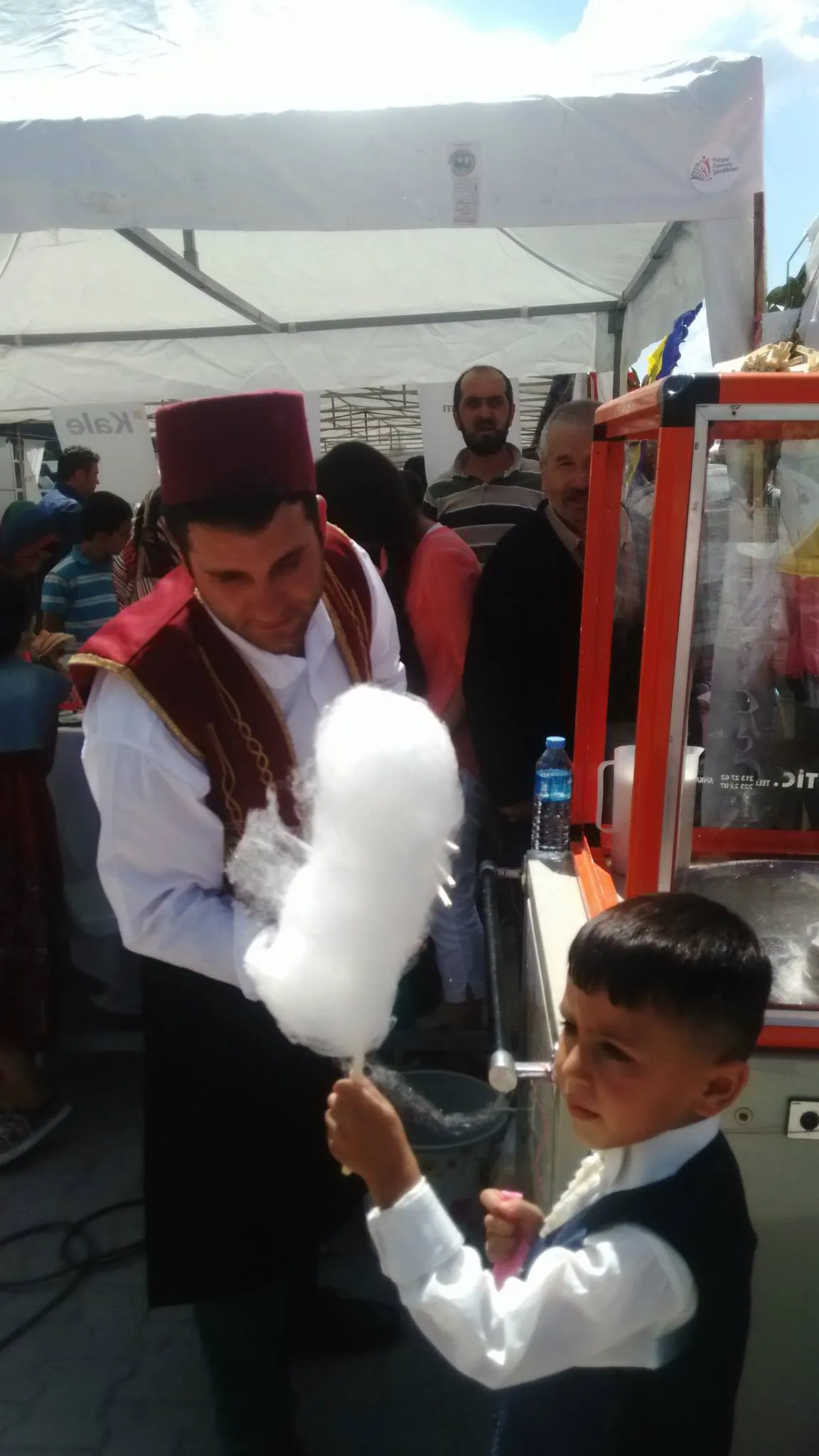Ankara kurumsal açılış için sarı siyah balon kemer