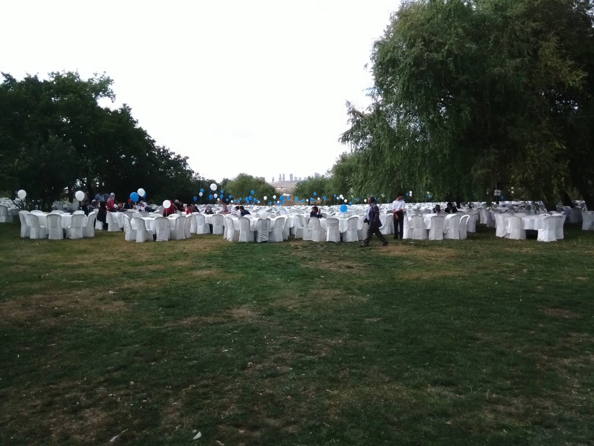 Ankara özel gün için kırmızı turuncu balon standı
